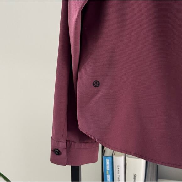 Lululemon Voyage Long Sleeve Buttondown in Wee Stripe Black Cherry Prep Red M - Picture 4 of 6